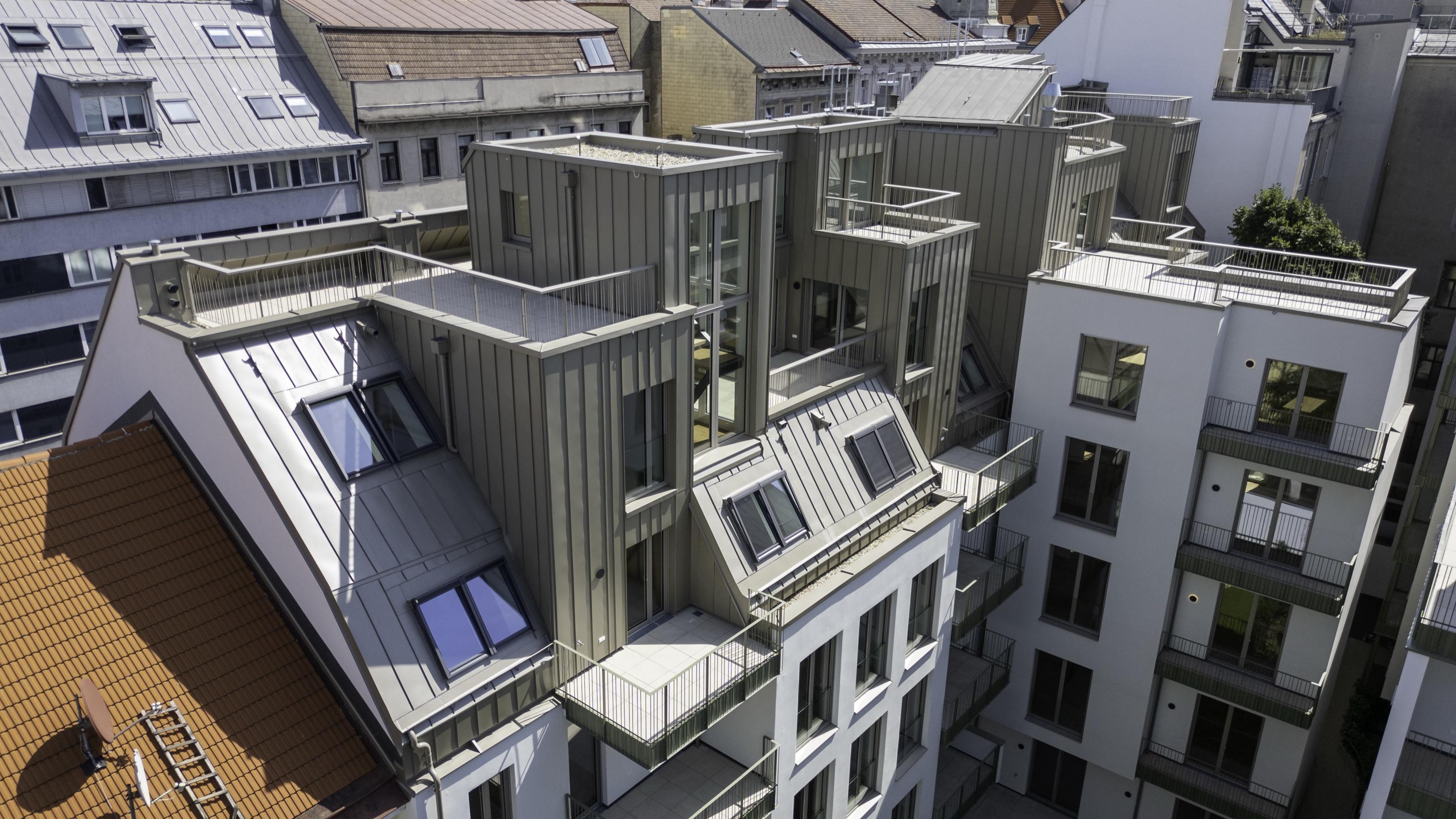 Titanzink-Dachausbau mit Dachterrassen am Quartier Starhemberg in Wien, Ansicht 3